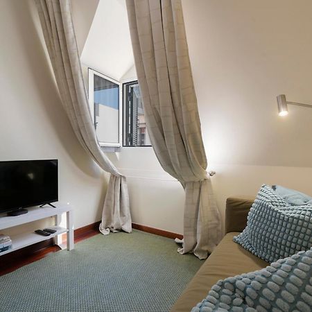 Apartamento Do Carmo By An Island Apart 푼샬 외부 사진