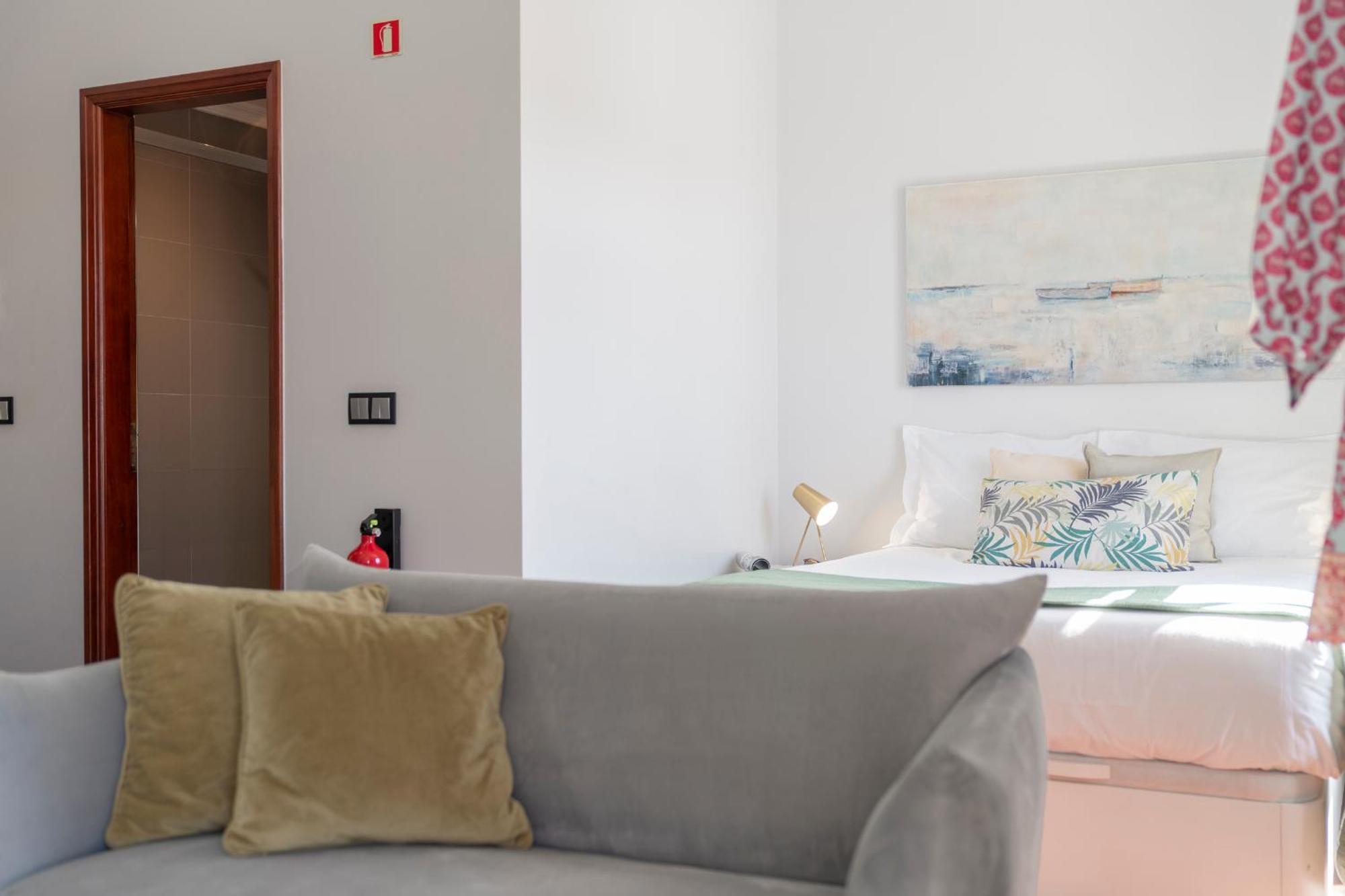 Apartamento Do Carmo By An Island Apart 푼샬 외부 사진