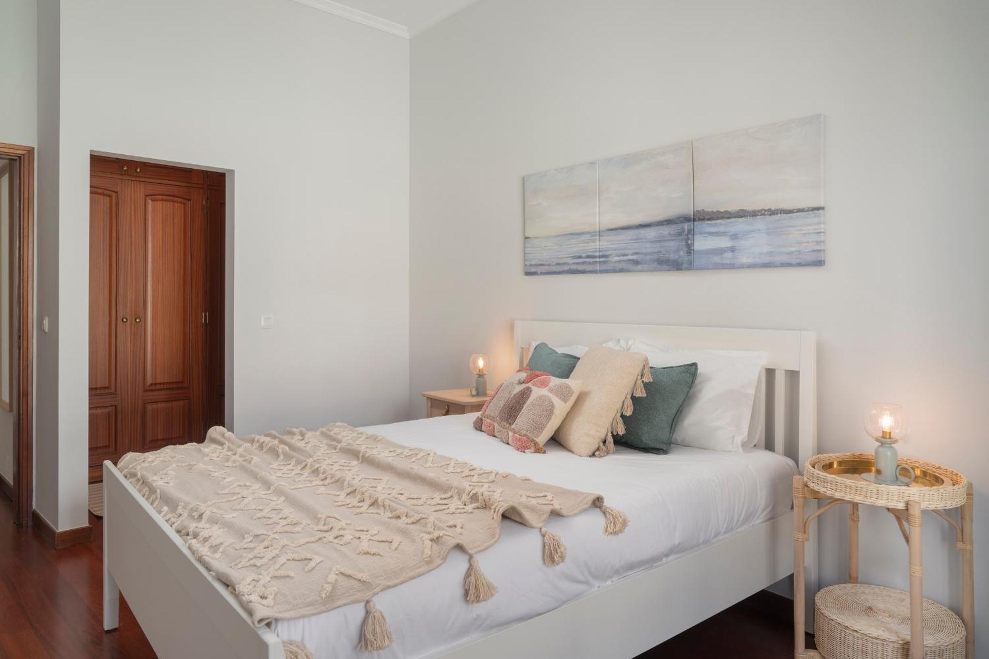 Apartamento Do Carmo By An Island Apart 푼샬 외부 사진