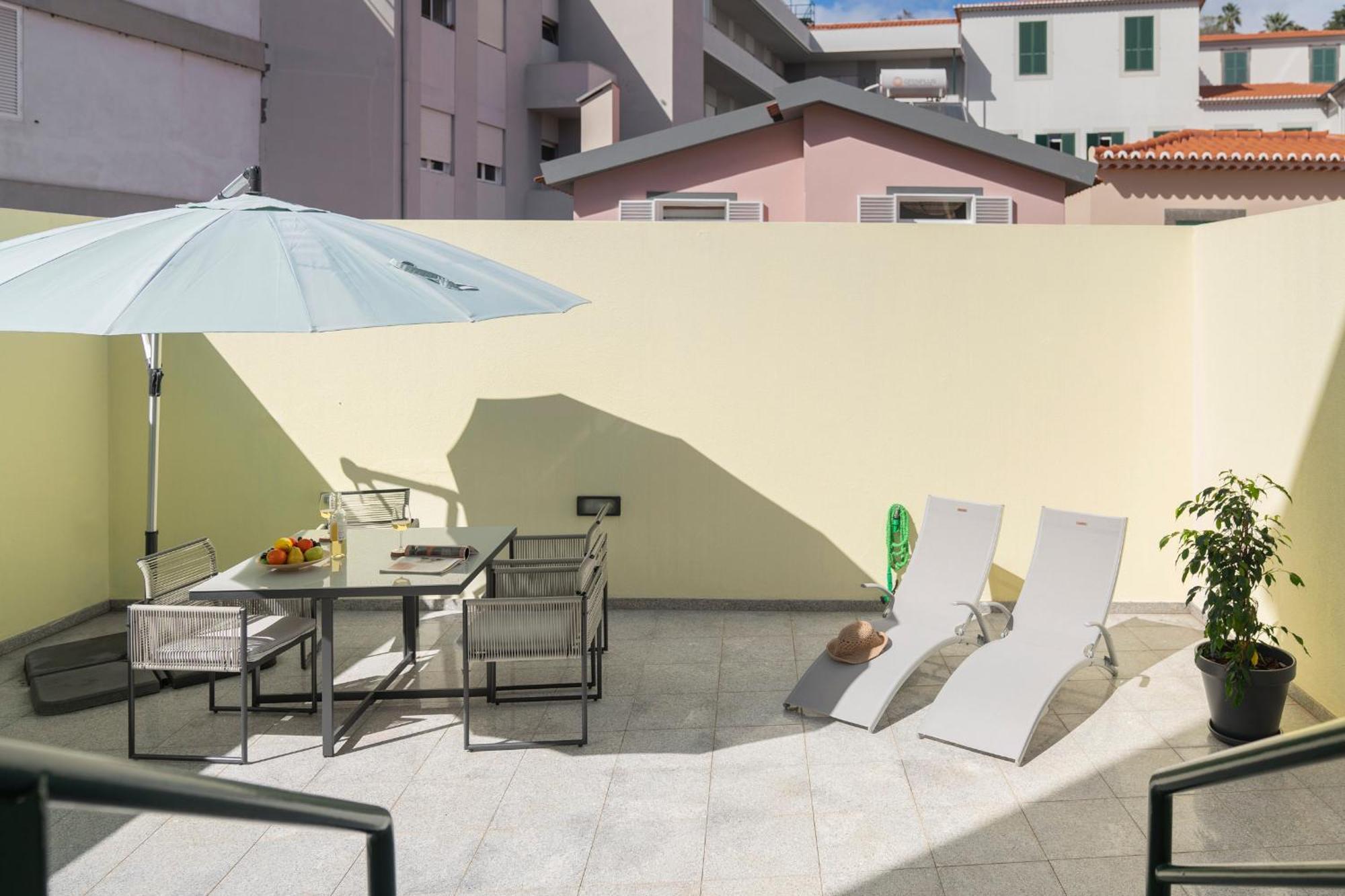 Apartamento Do Carmo By An Island Apart 푼샬 외부 사진