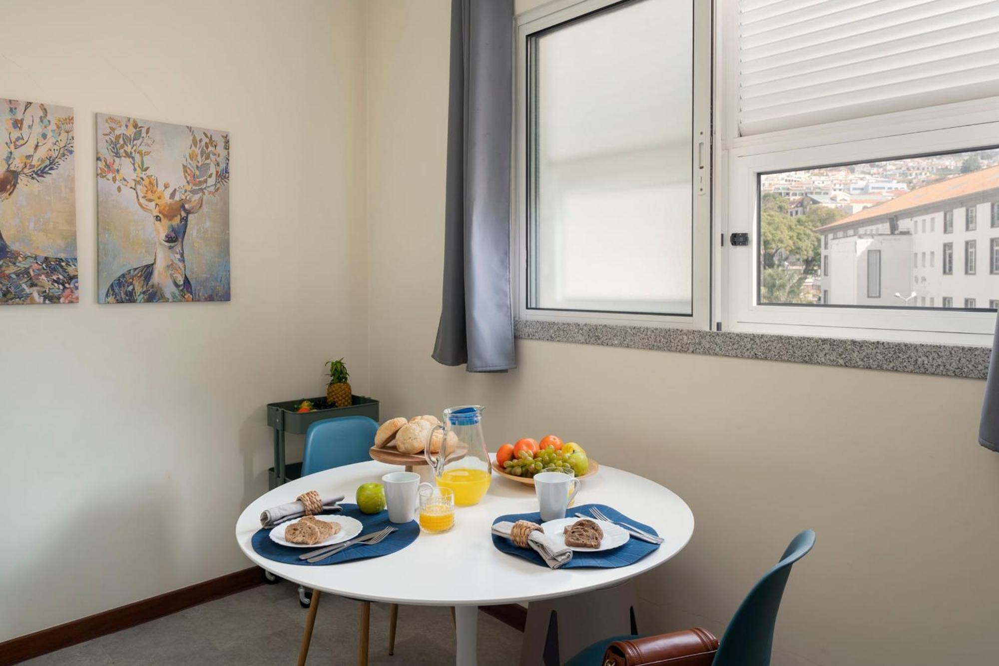 Apartamento Do Carmo By An Island Apart 푼샬 외부 사진