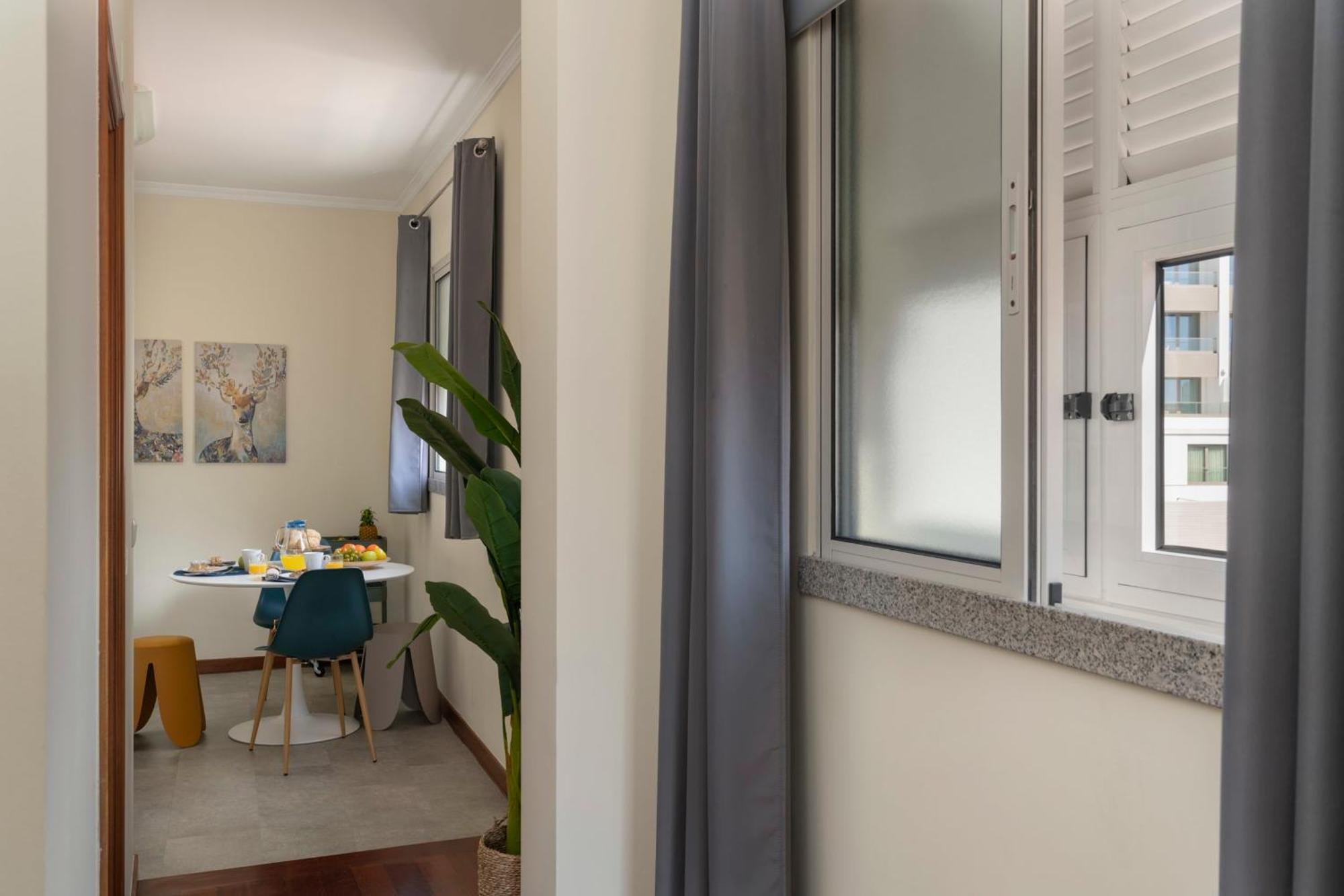 Apartamento Do Carmo By An Island Apart 푼샬 외부 사진