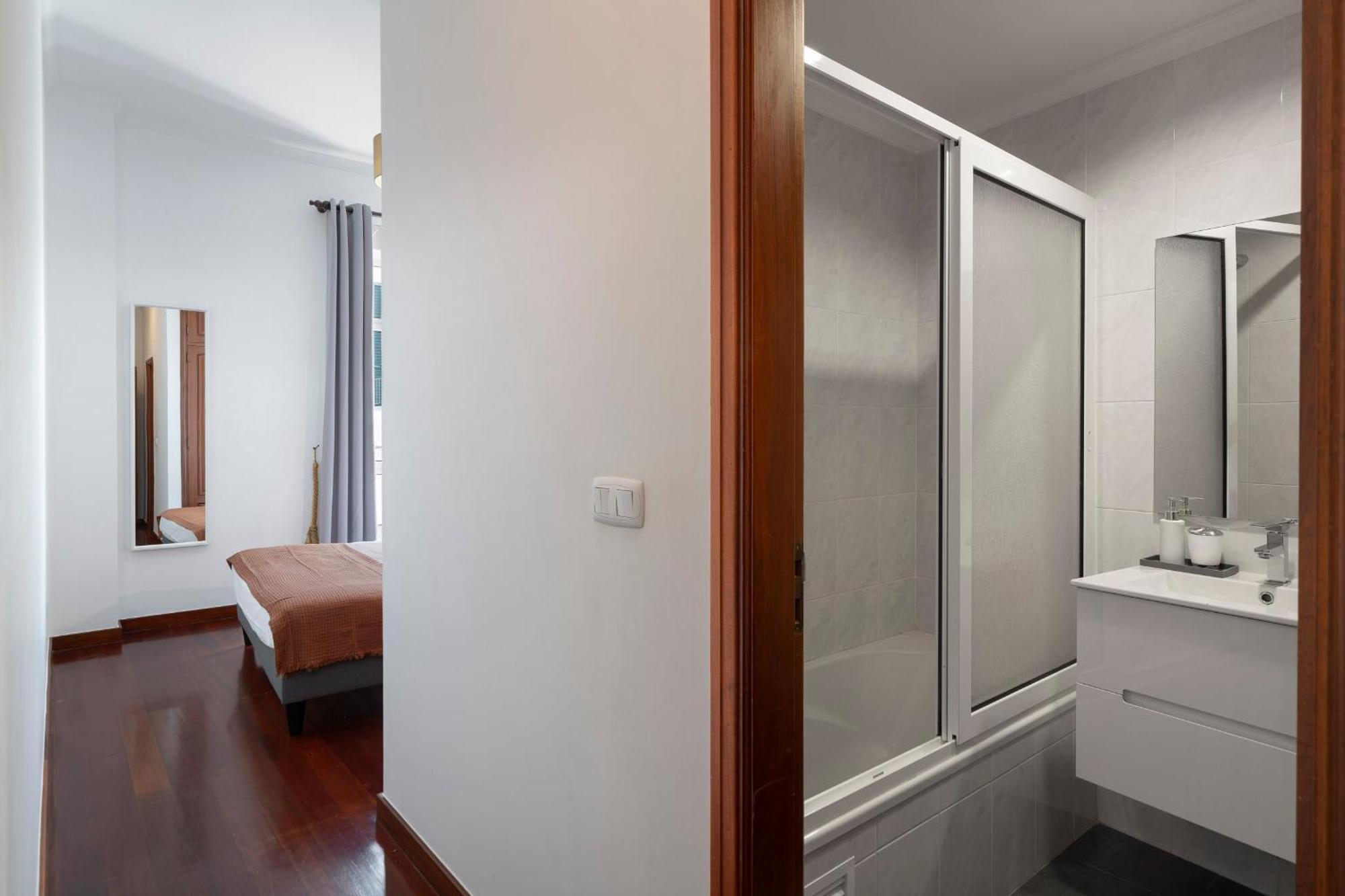Apartamento Do Carmo By An Island Apart 푼샬 외부 사진