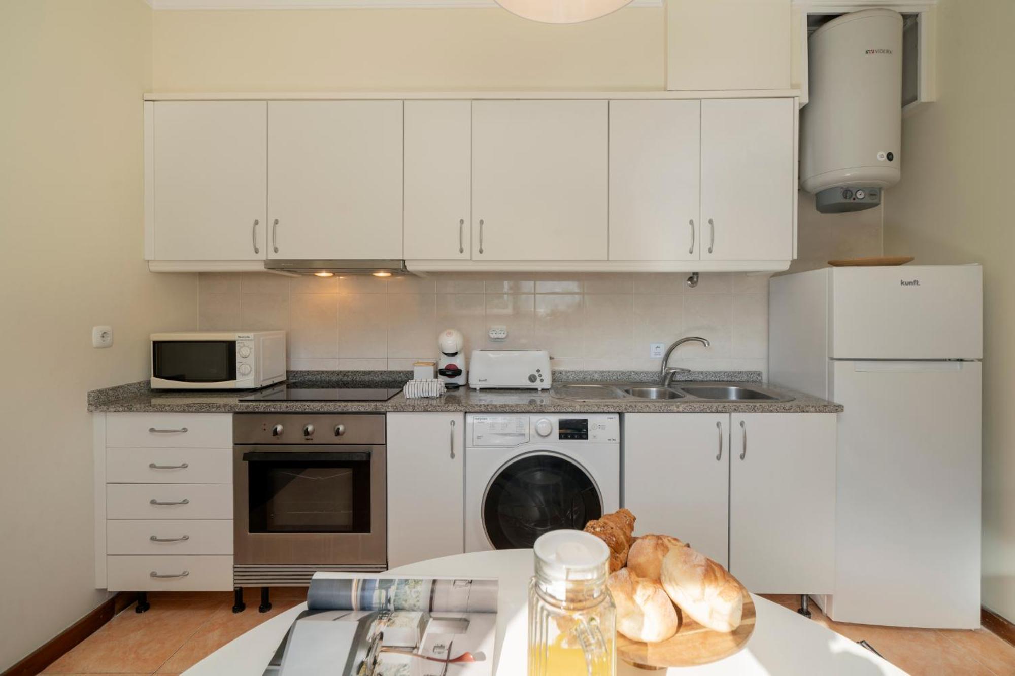 Apartamento Do Carmo By An Island Apart 푼샬 외부 사진