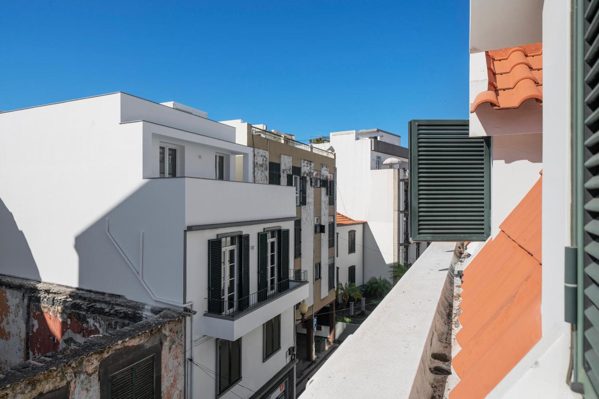 Apartamento Do Carmo By An Island Apart 푼샬 외부 사진